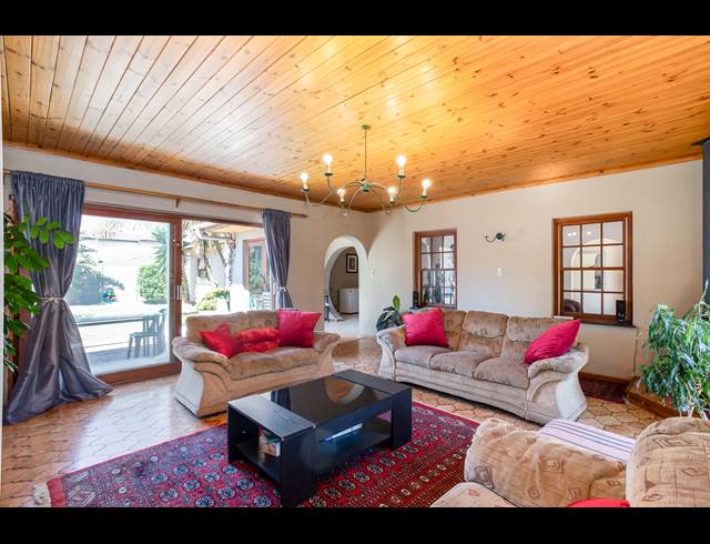 4 BEDROOM FREEHOLD SOLD IN PANORAMA
